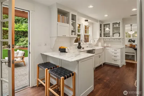 4712 90th Avenue SE Mercer Island WA 98040