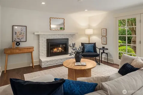 4712 90th Avenue SE Mercer Island WA 98040