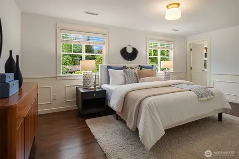 4712 90th Avenue SE Mercer Island WA 98040