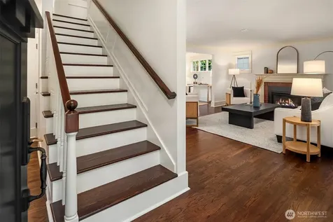 4712 90th Avenue SE Mercer Island WA 98040