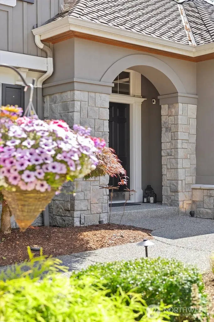 26555 SE 15th Street Sammamish WA 98075