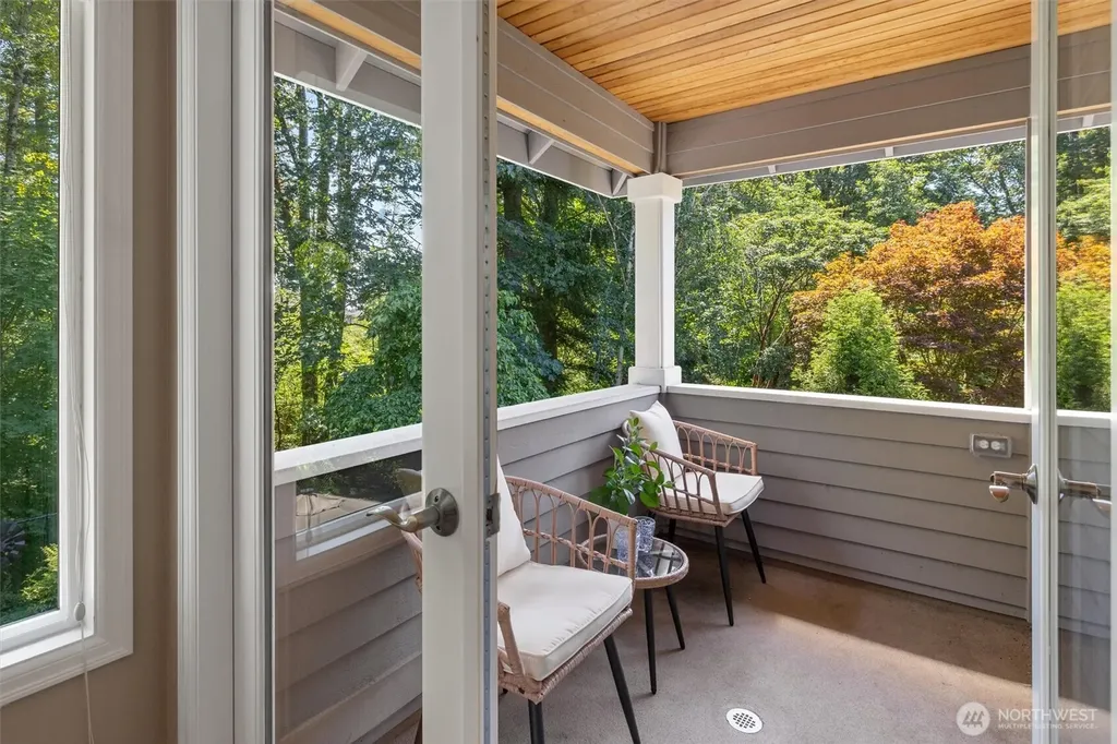 26555 SE 15th Street Sammamish WA 98075