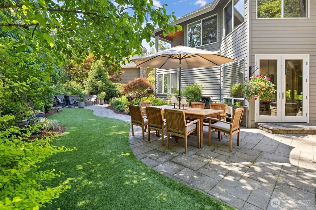 26555 SE 15th Street Sammamish WA 98075