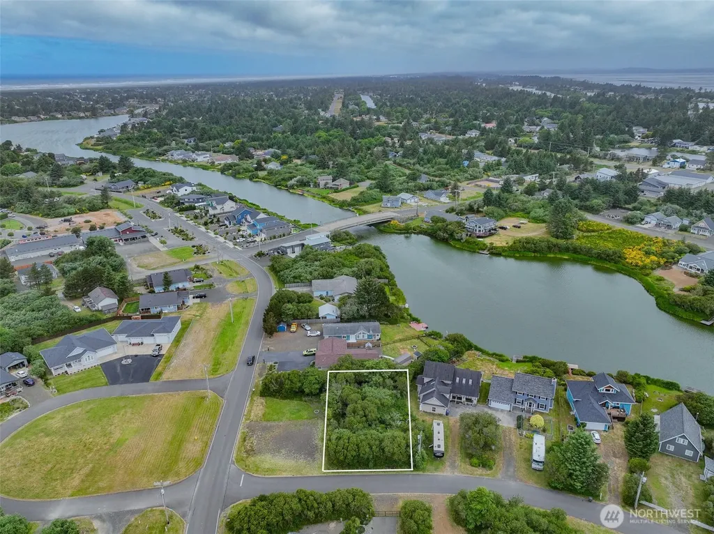 134 Sea Breeze Loop SW Ocean Shores WA 98569