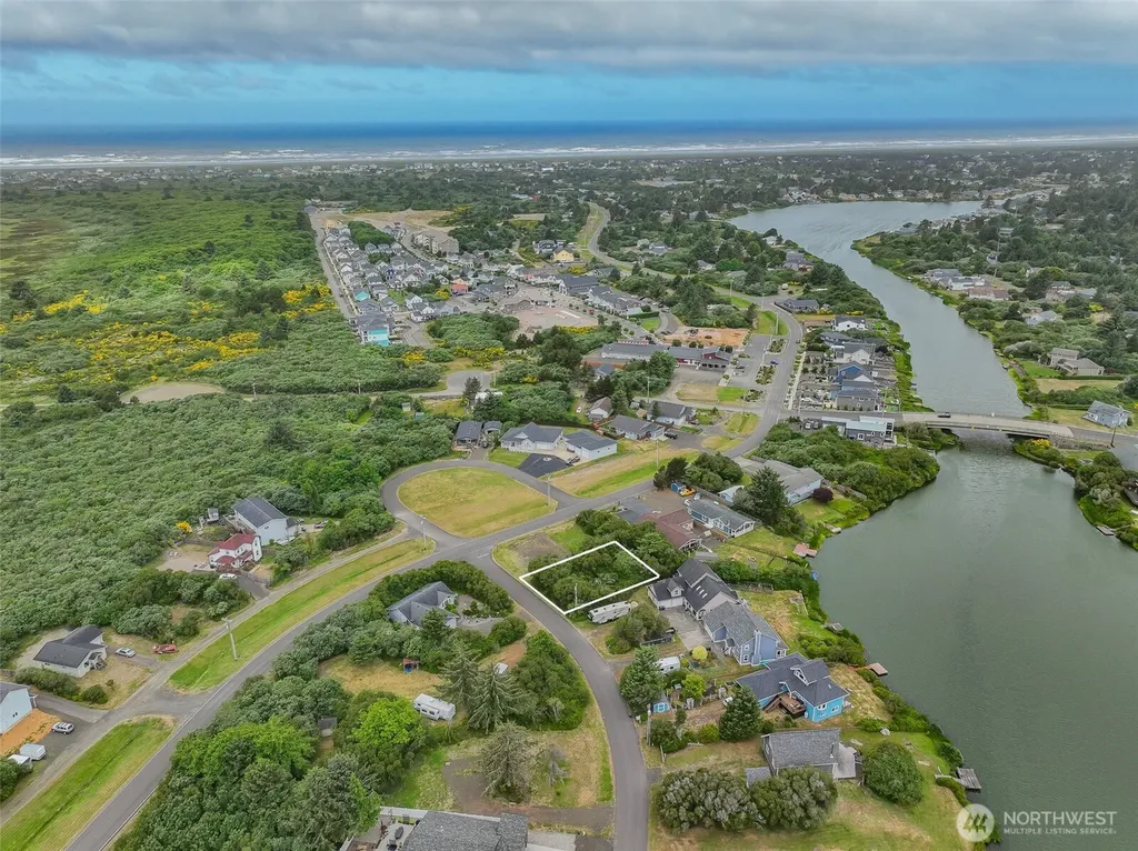 134 Sea Breeze Loop SW Ocean Shores WA 98569