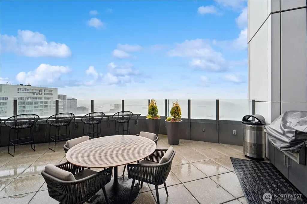 2510 6th Avenue Seattle WA 98121
