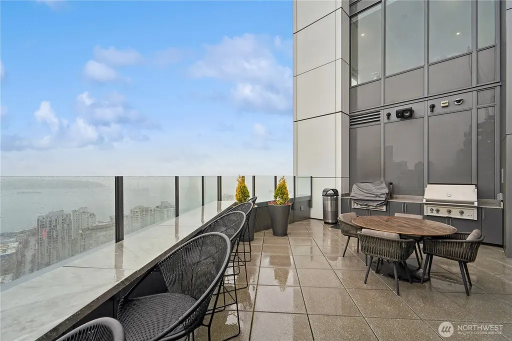 2510 6th Avenue Seattle WA 98121