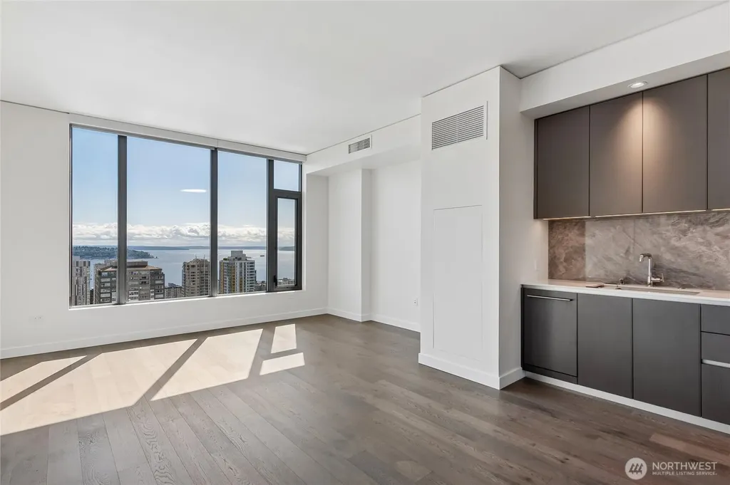 2510 6th Avenue Seattle WA 98121