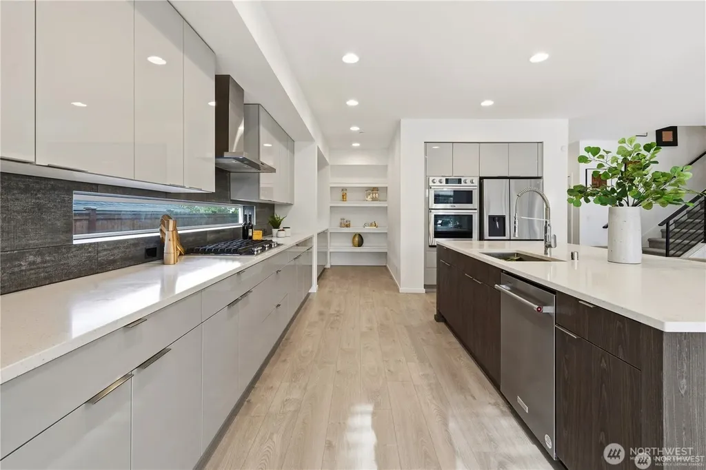 6563 SE 8th Place Renton WA 98059