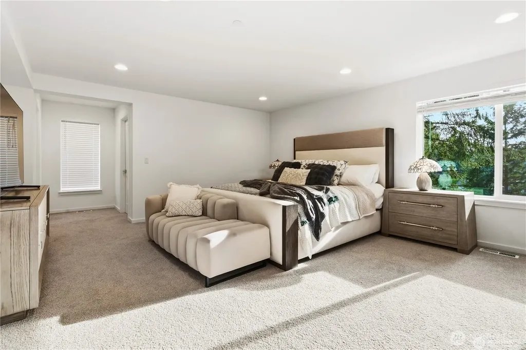 6563 SE 8th Place Renton WA 98059