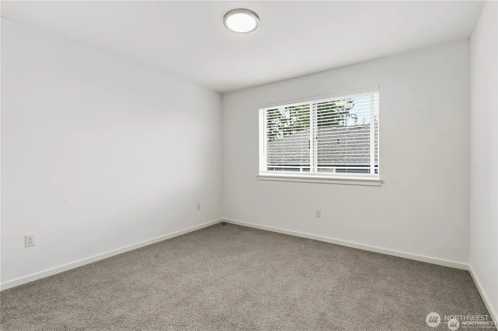 6563 SE 8th Place Renton WA 98059