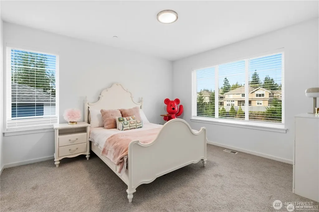 6563 SE 8th Place Renton WA 98059
