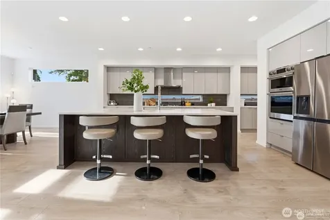 6563 SE 8th Place Renton WA 98059