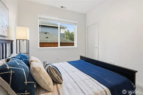 6563 SE 8th Place Renton WA 98059