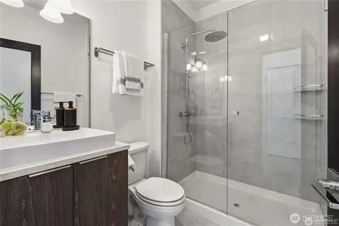 6563 SE 8th Place Renton WA 98059