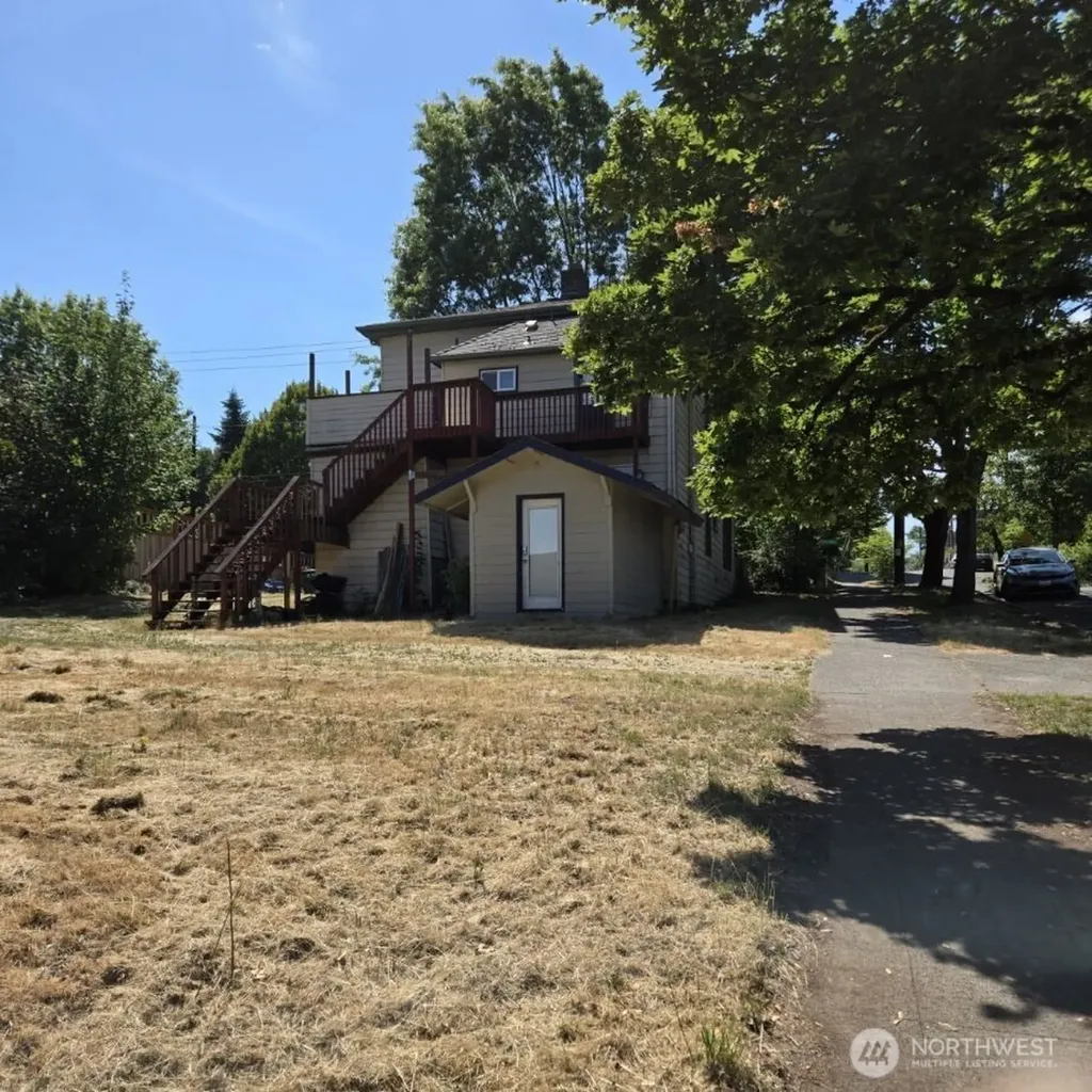 830 19th Avenue Seattle WA 98122