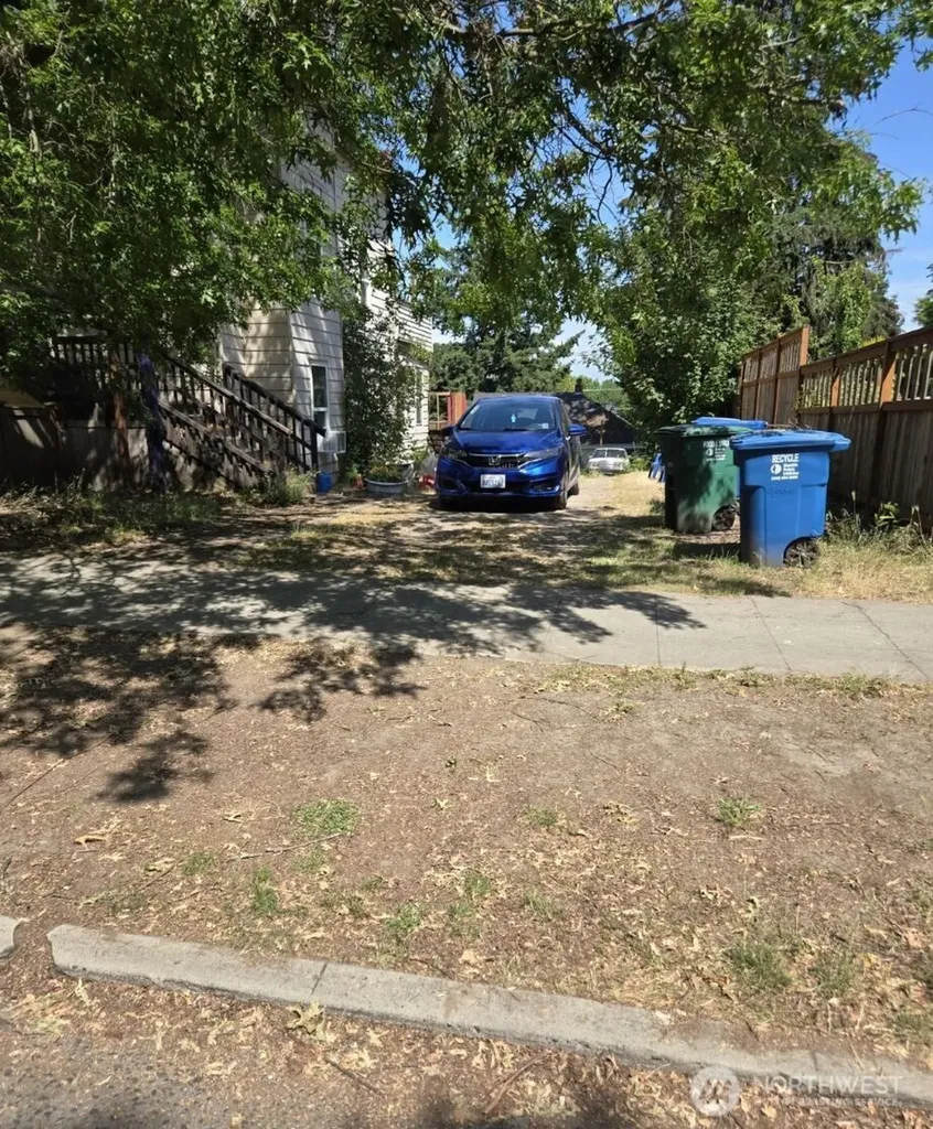 830 19th Avenue Seattle WA 98122