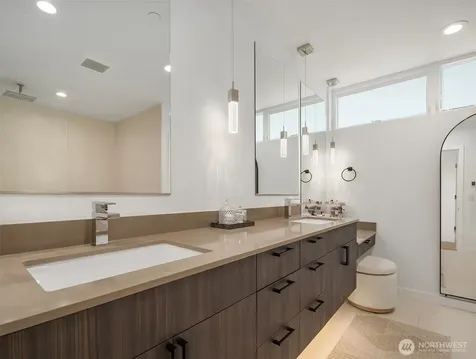 10827 108th Lane NE Kirkland WA 98033