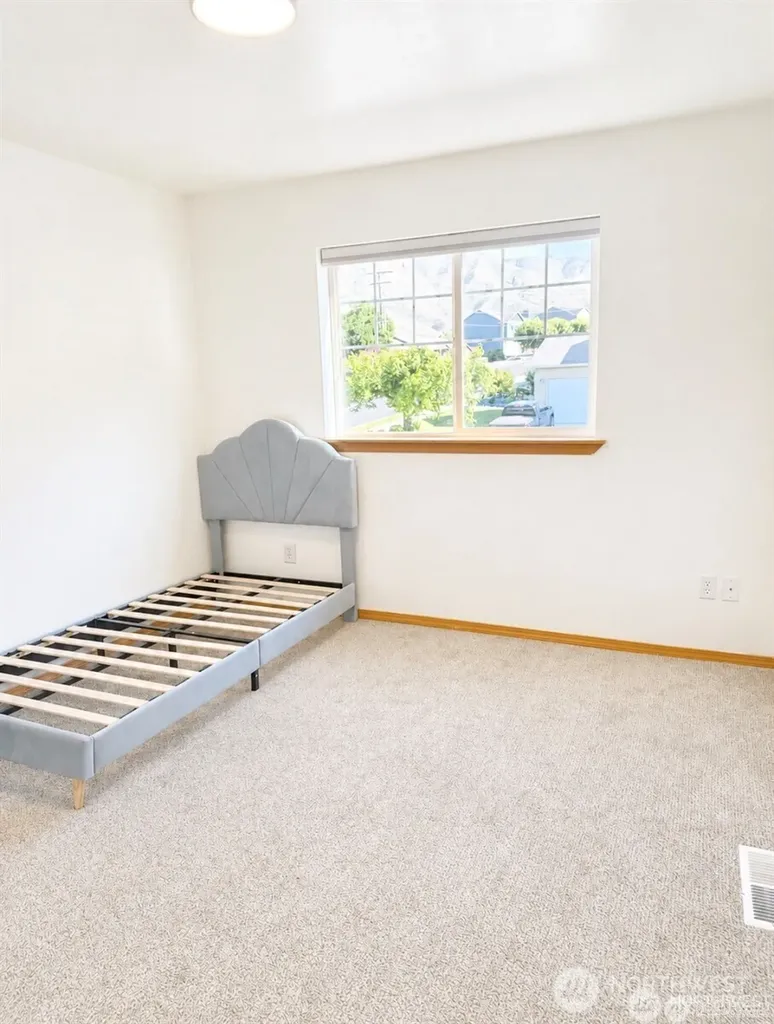 576 Saddle Rock Loop Wenatchee WA 98801