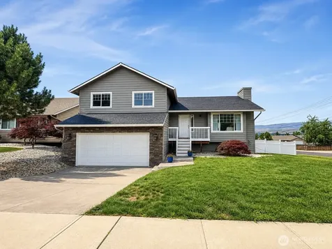 576 Saddle Rock Loop Wenatchee WA 98801