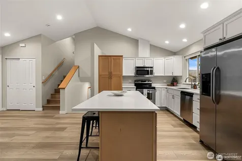 576 Saddle Rock Loop Wenatchee WA 98801