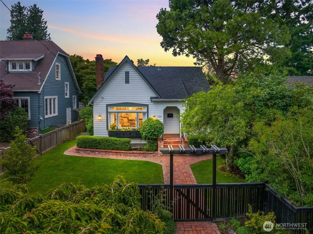 2729 38th Avenue SW Seattle WA 98126