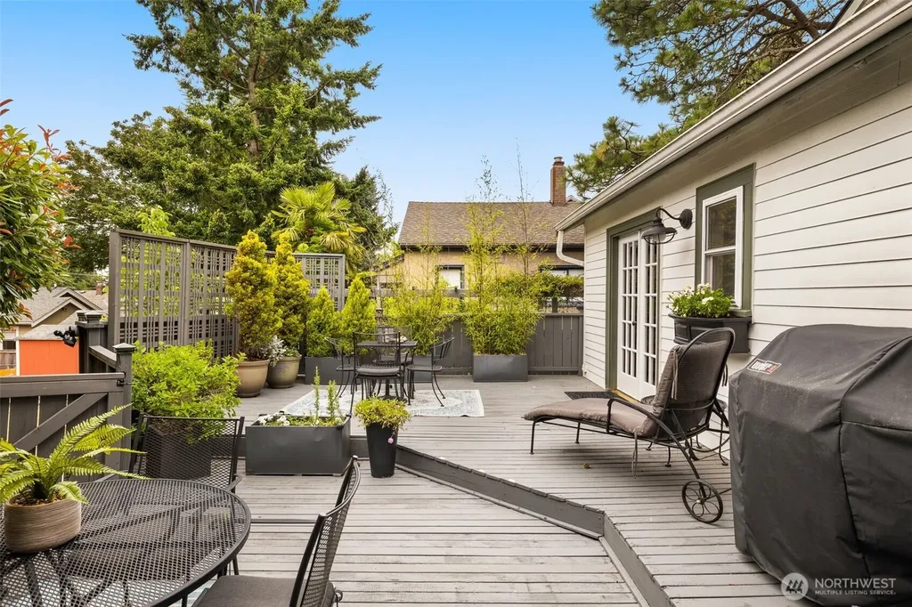 2729 38th Avenue SW Seattle WA 98126