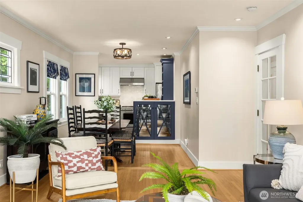 2729 38th Avenue SW Seattle WA 98126