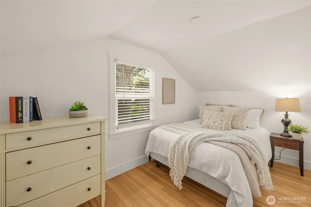 2729 38th Avenue SW Seattle WA 98126