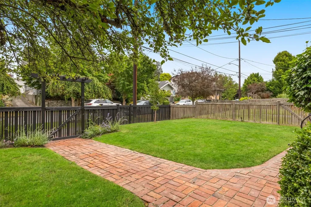 2729 38th Avenue SW Seattle WA 98126