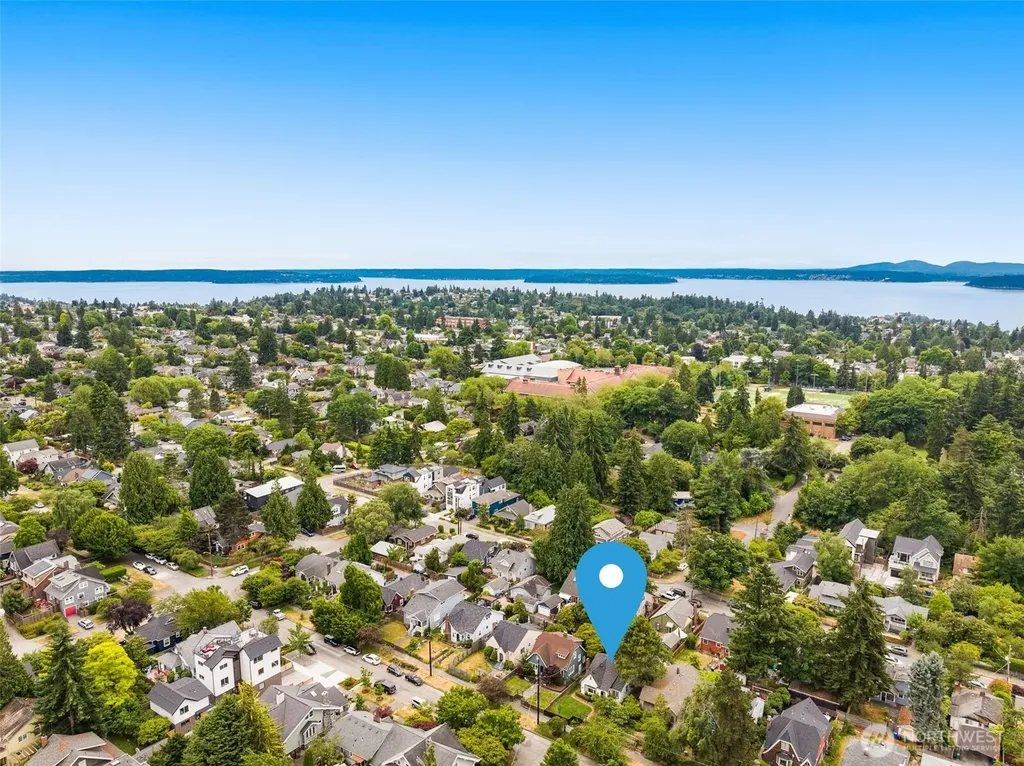 2729 38th Avenue SW Seattle WA 98126