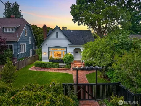 2729 38th Avenue SW Seattle WA 98126