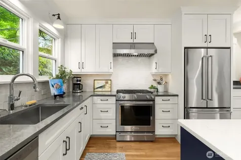 2729 38th Avenue SW Seattle WA 98126