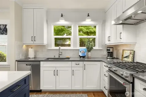 2729 38th Avenue SW Seattle WA 98126