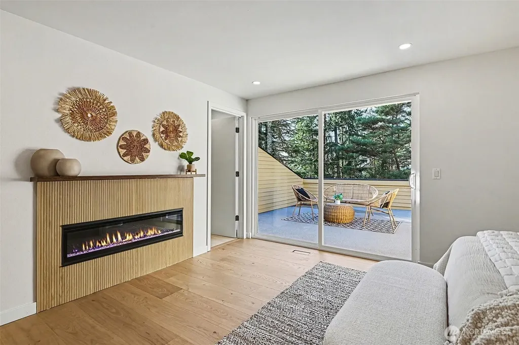 6560 W Mercer Way Mercer Island WA 98040