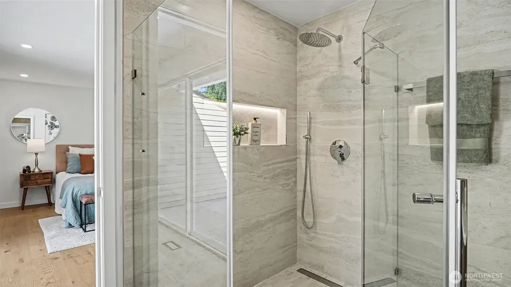 6560 W Mercer Way Mercer Island WA 98040