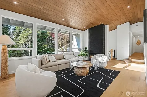 6560 W Mercer Way Mercer Island WA 98040