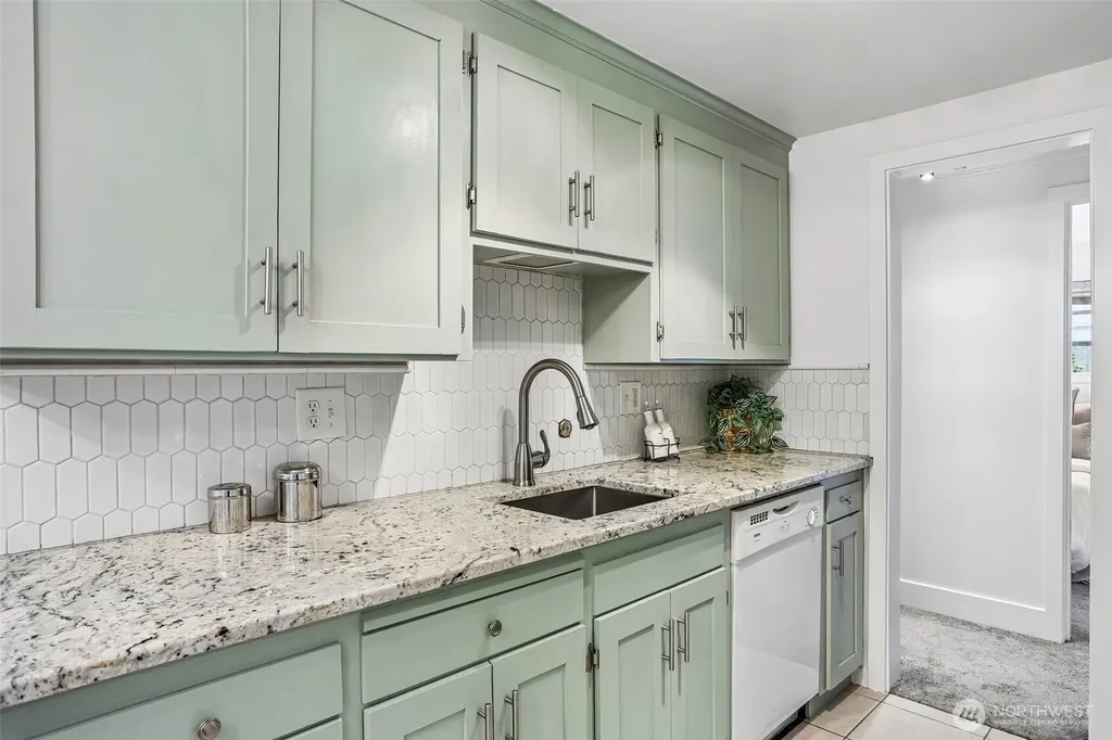 8354 11th Avenue NW Seattle WA 98117