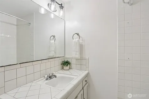 8354 11th Avenue NW Seattle WA 98117