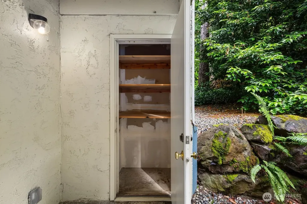 9494 Redmond Woodinville Road NE Redmond WA 98052
