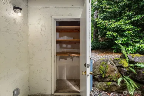 9494 Redmond Woodinville Road NE Redmond WA 98052
