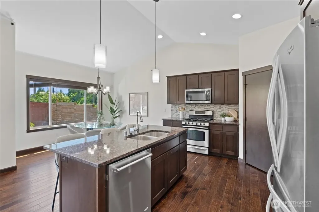 7523 Broadway Everett WA 98203
