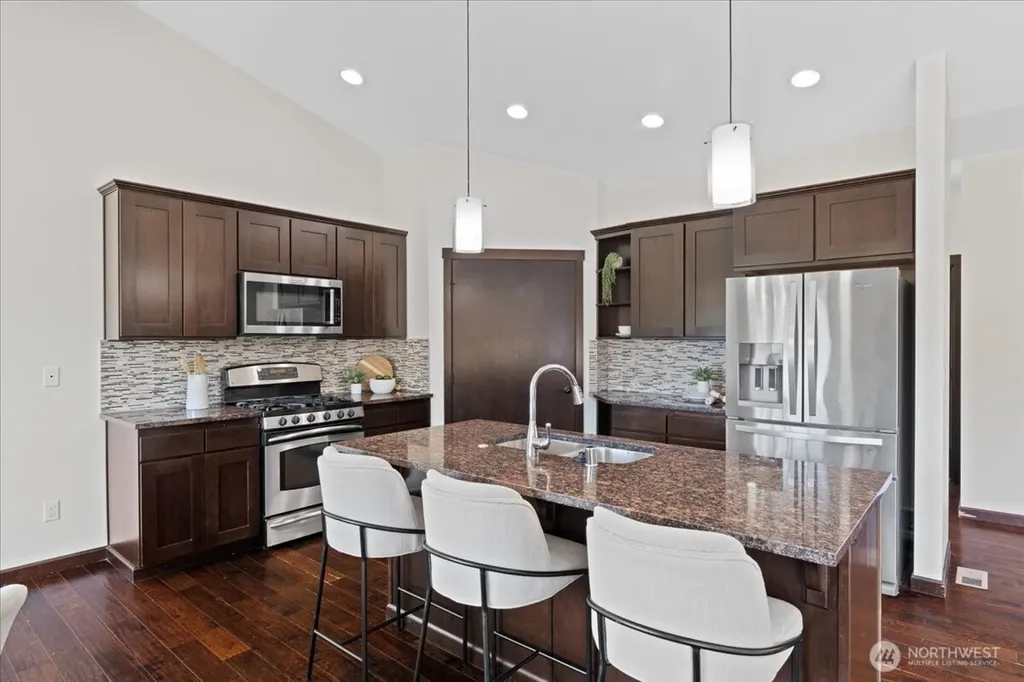 7523 Broadway Everett WA 98203