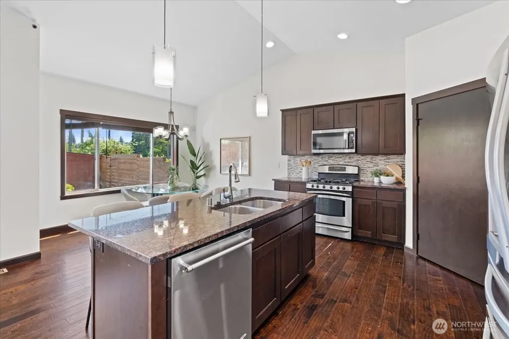 7523 Broadway Everett WA 98203