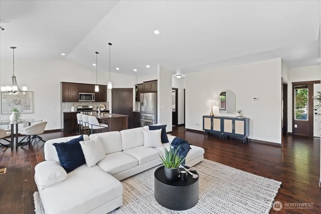 7523 Broadway Everett WA 98203