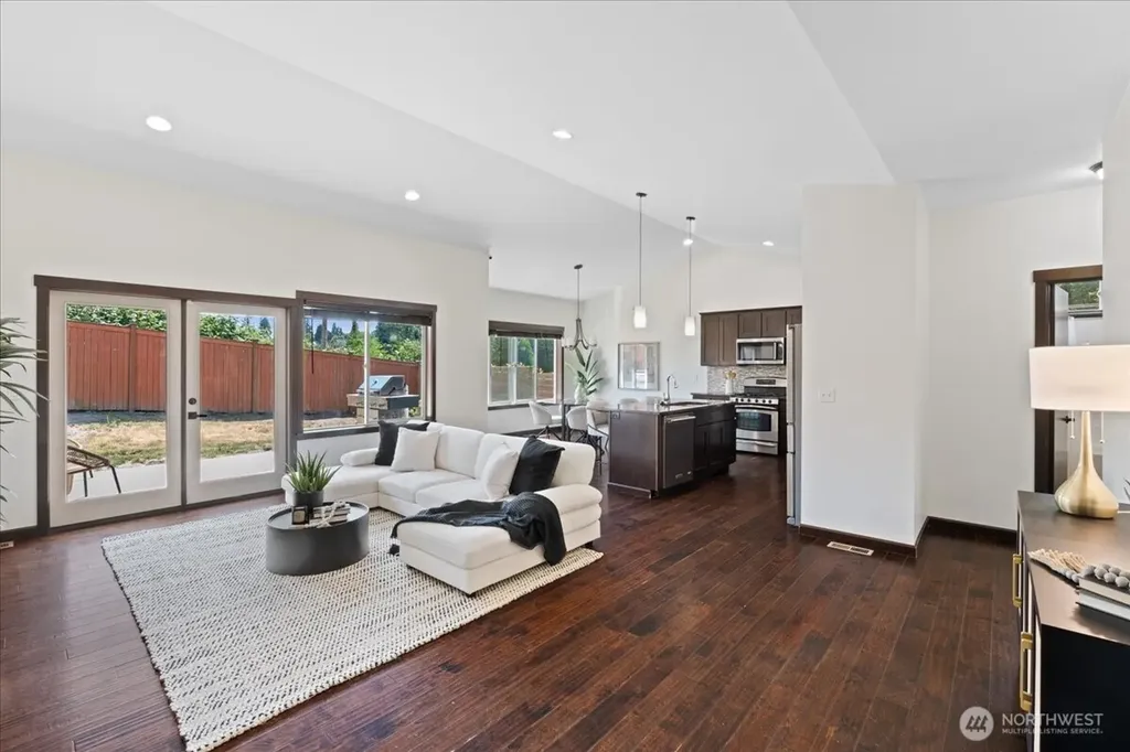 7523 Broadway Everett WA 98203