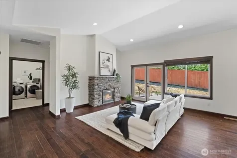 7523 Broadway Everett WA 98203