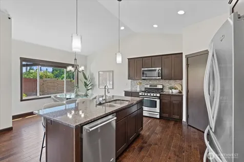 7523 Broadway Everett WA 98203