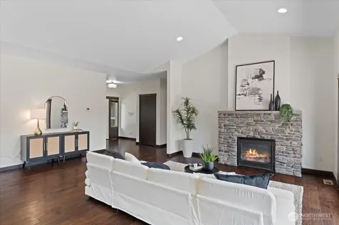 7523 Broadway Everett WA 98203