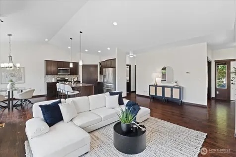 7523 Broadway Everett WA 98203